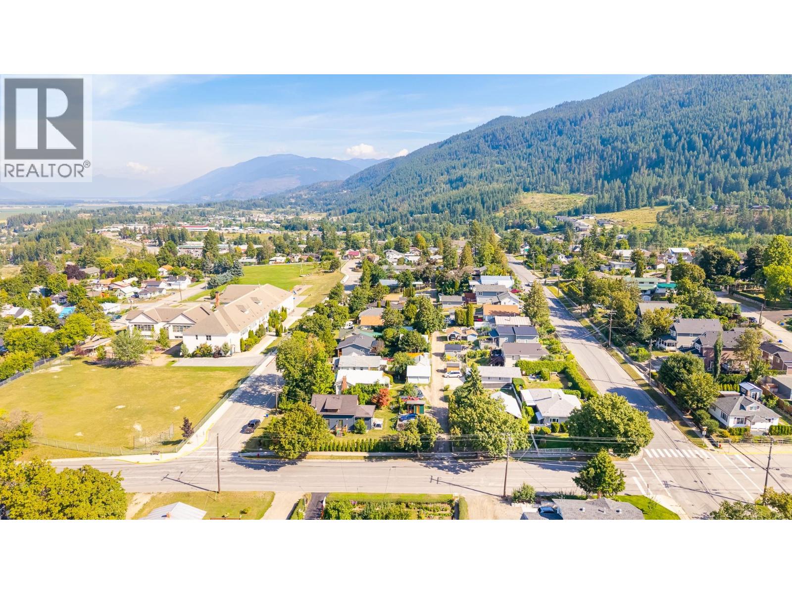 407 10th Avenue N, Creston