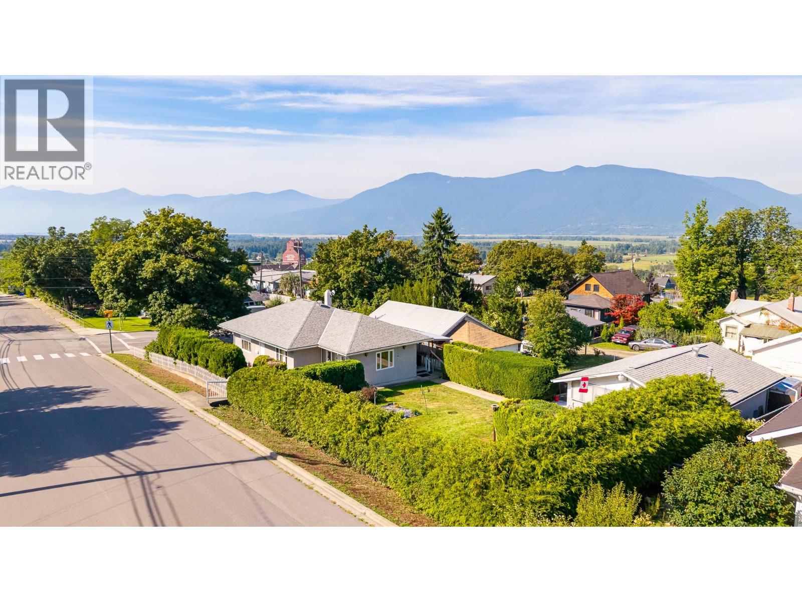 407 10th Avenue N, Creston