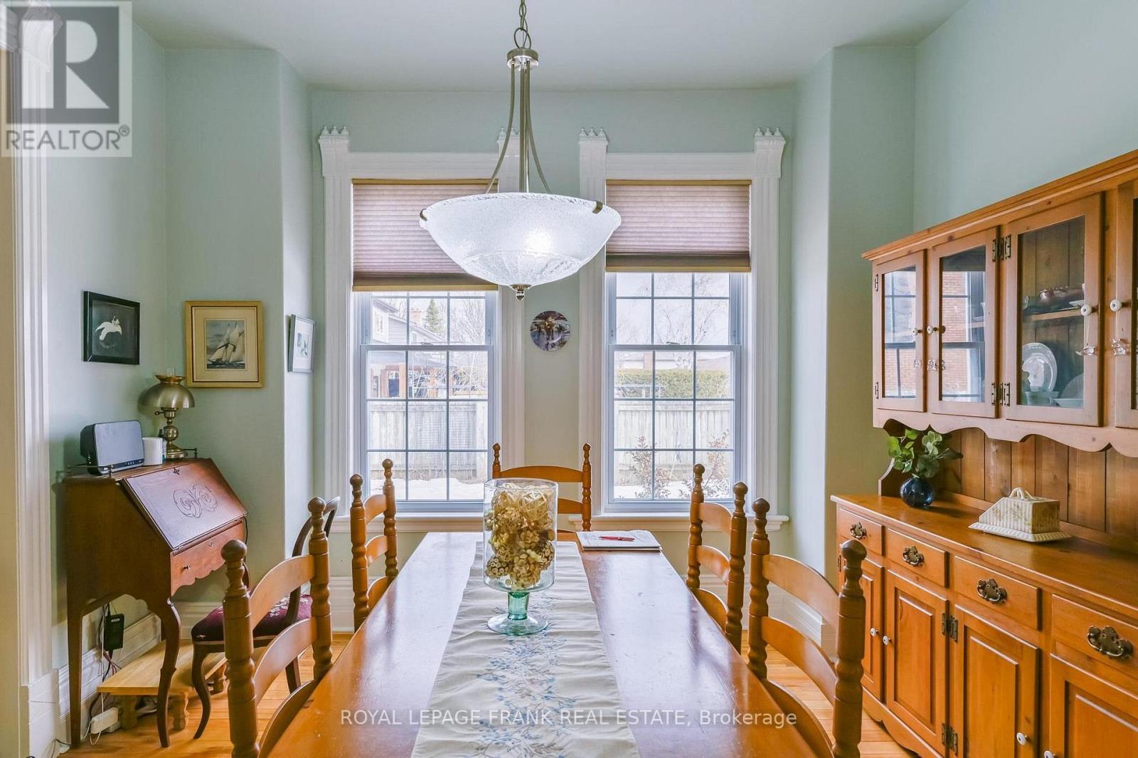 865 PARKHILL ROAD W - 11