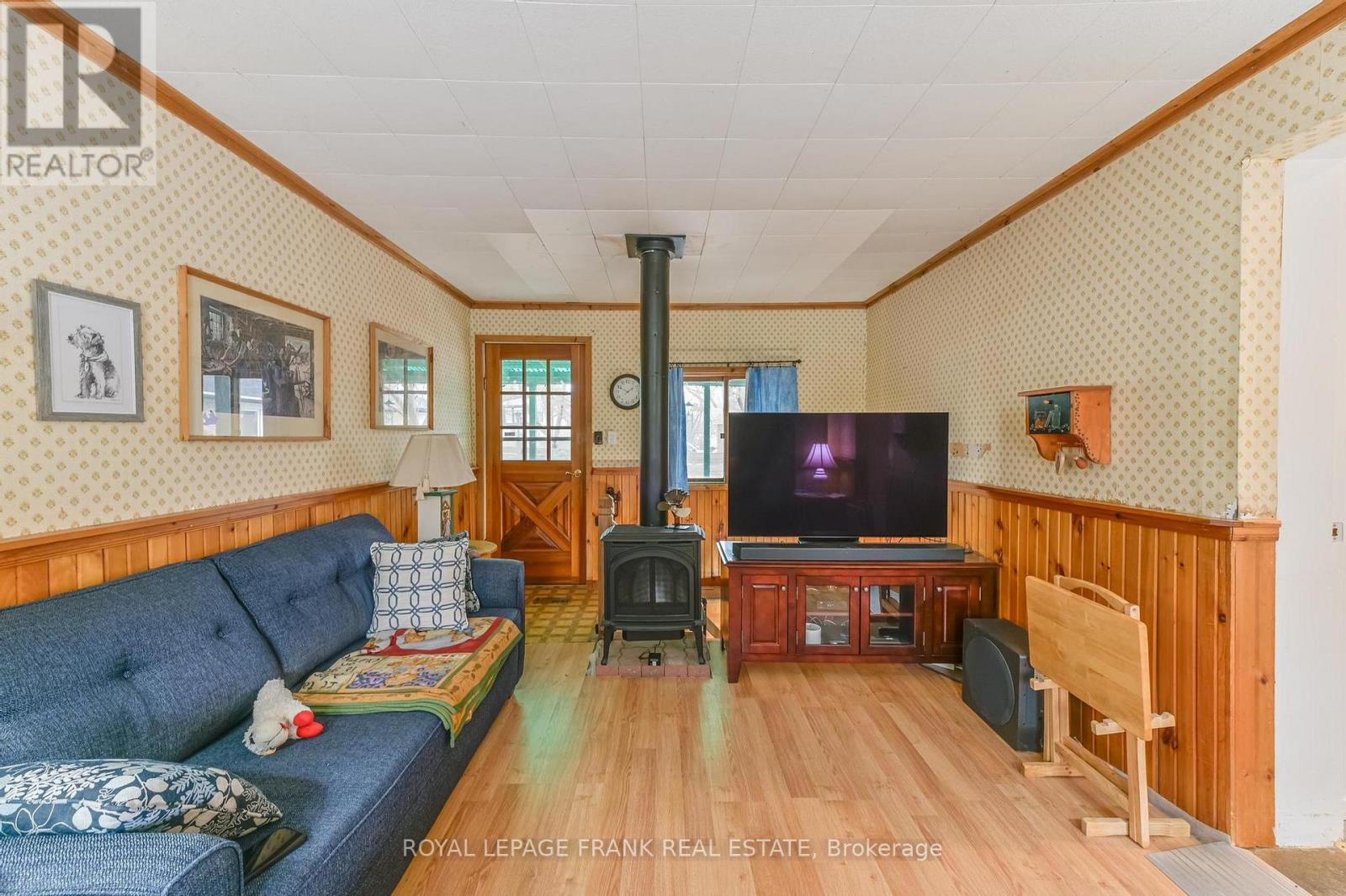 865 PARKHILL ROAD W - 19