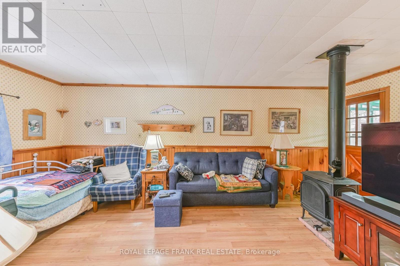 865 PARKHILL ROAD W - 20