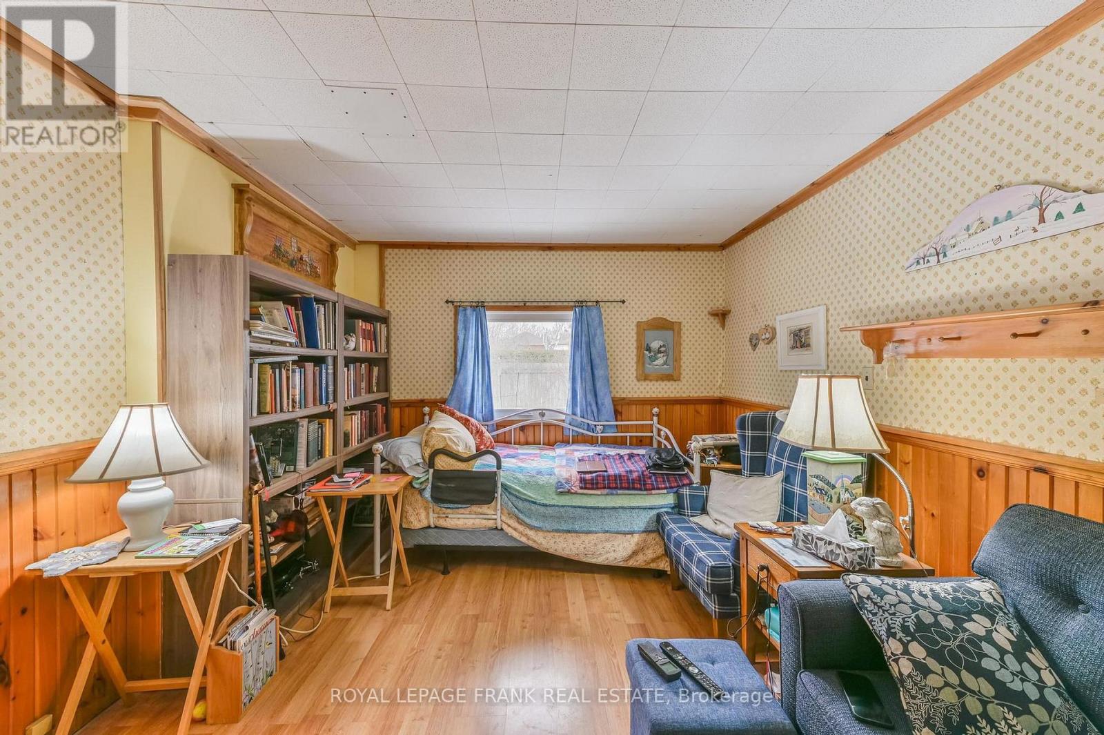 865 PARKHILL ROAD W - 21