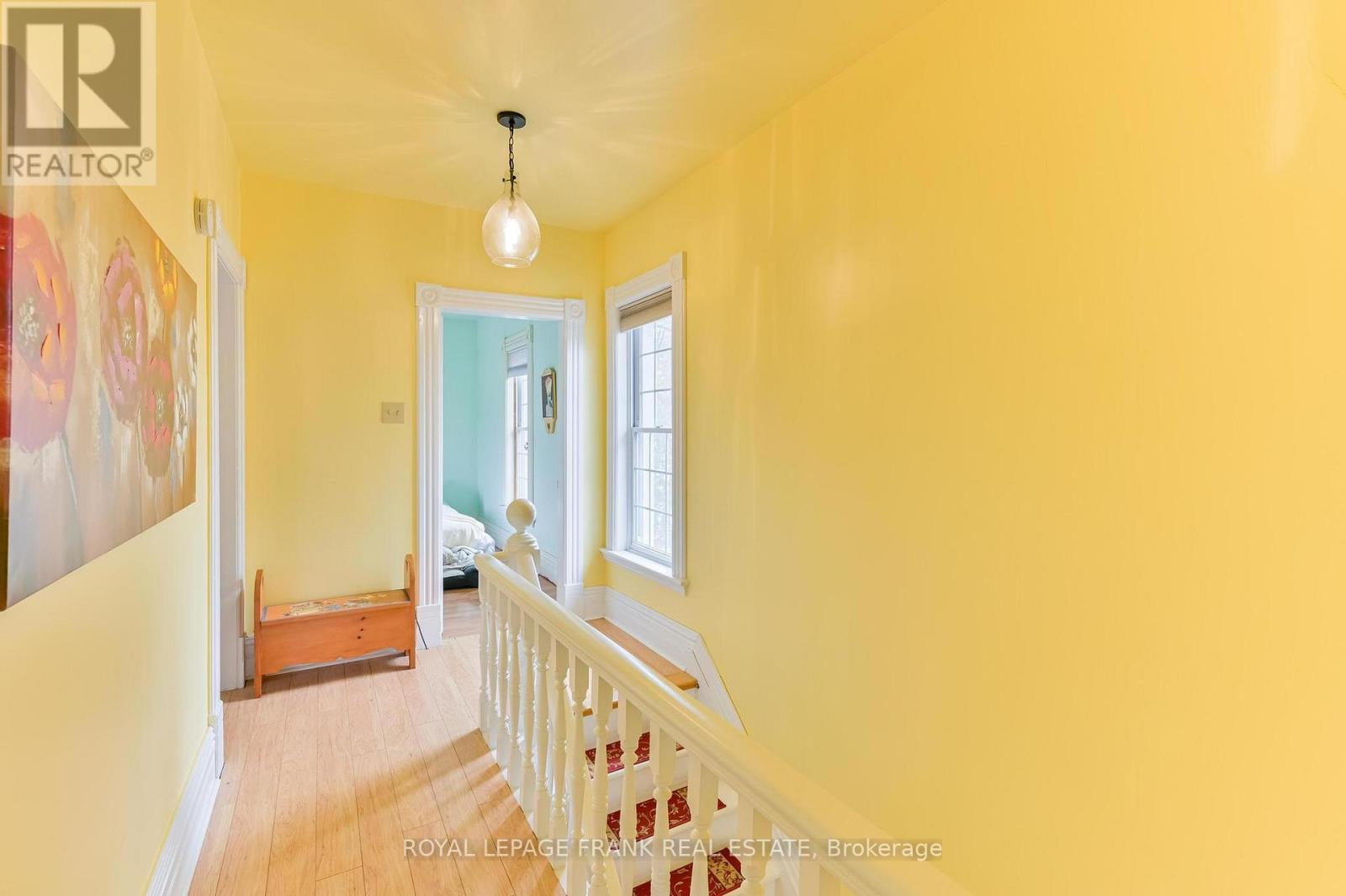 865 PARKHILL ROAD W - 25