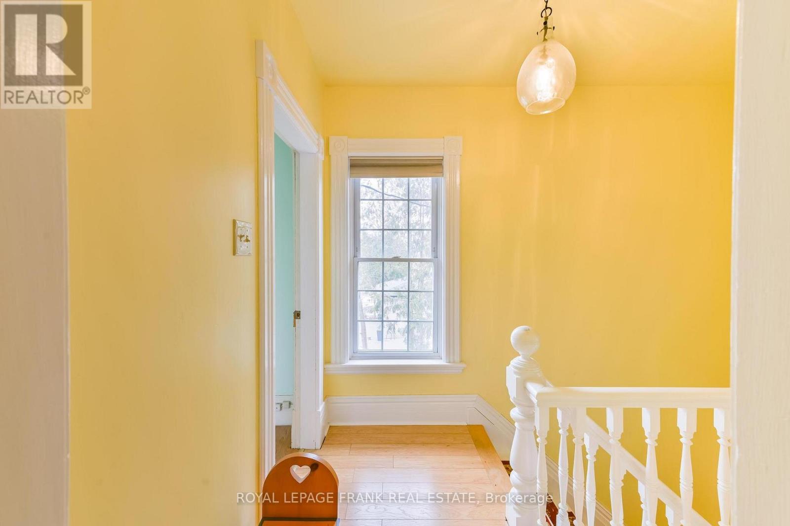 865 PARKHILL ROAD W - 28