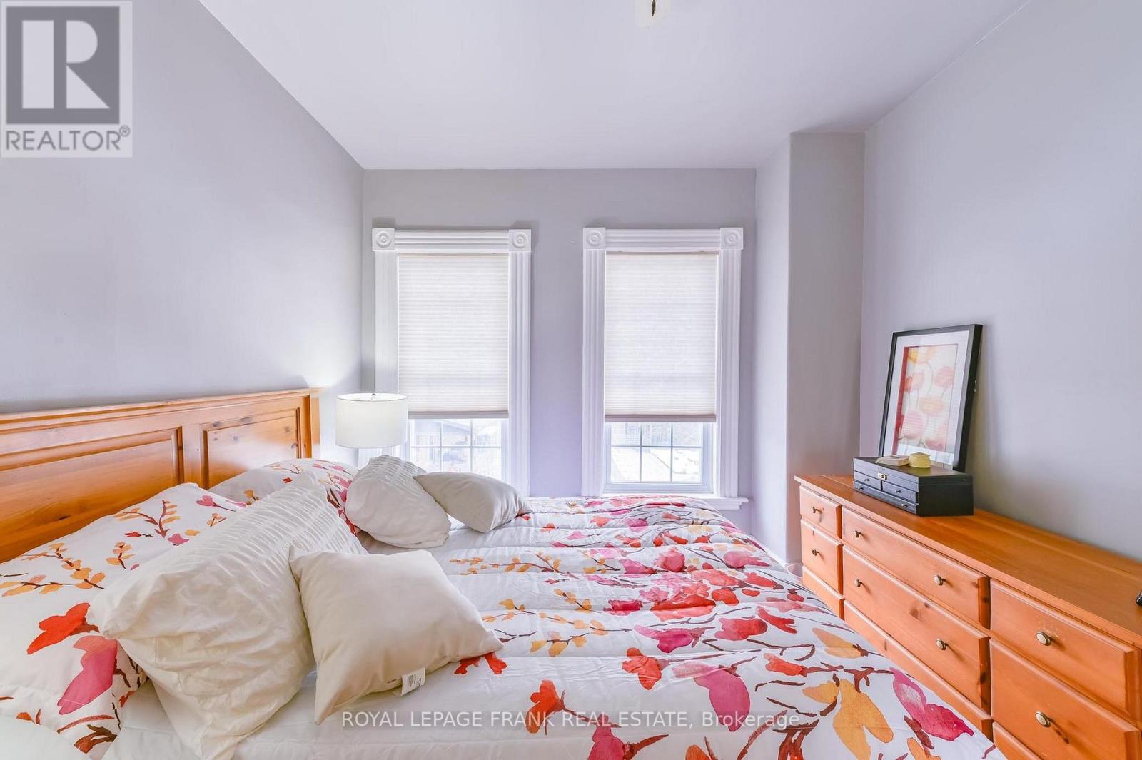 865 PARKHILL ROAD W - 30