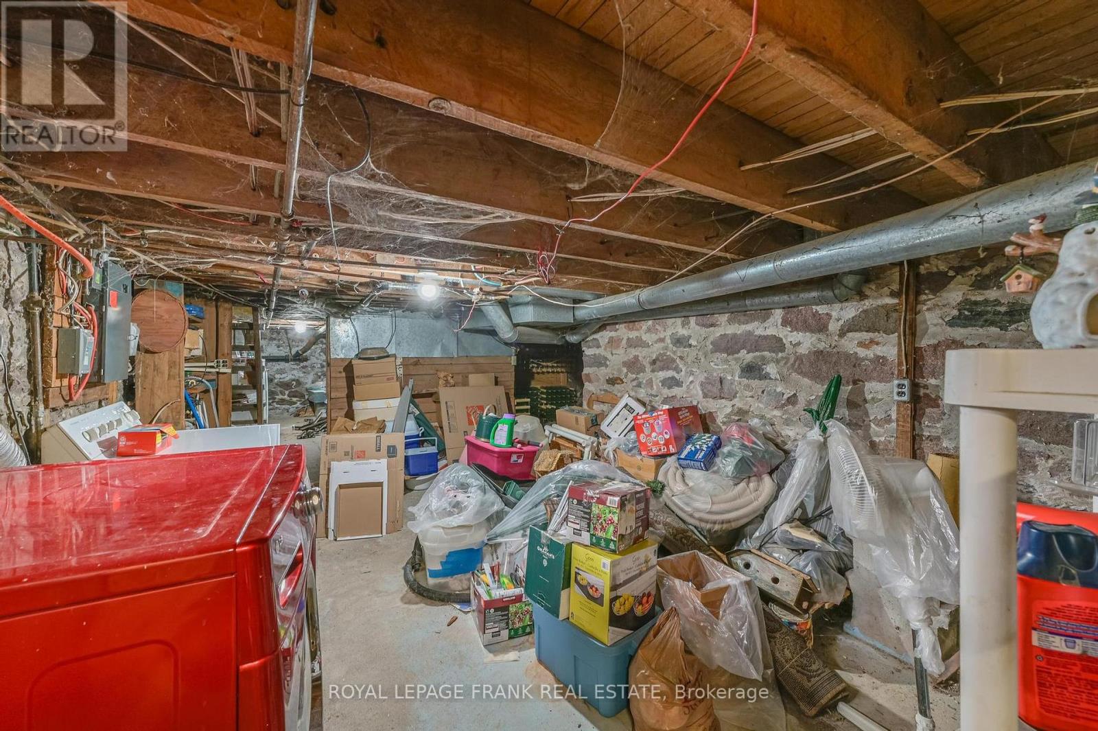 865 PARKHILL ROAD W - 34
