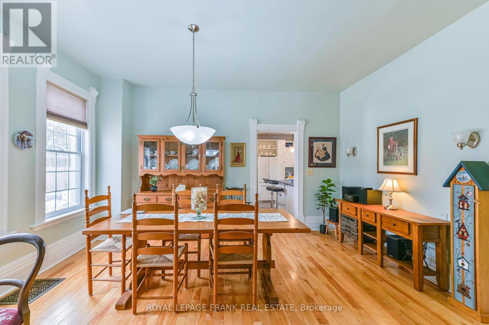 865 PARKHILL ROAD W - 9