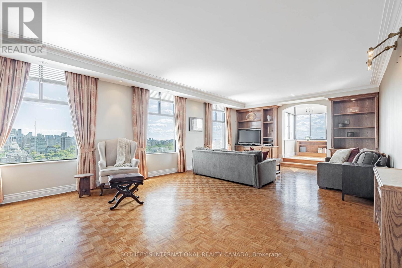 #13 423 AVENUE ROAD - 10