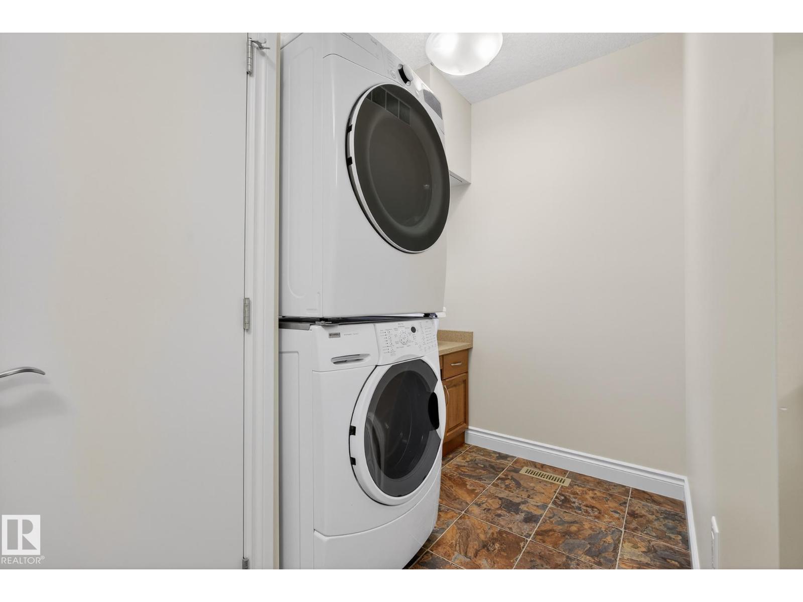 9302 93 ST NW, Edmonton