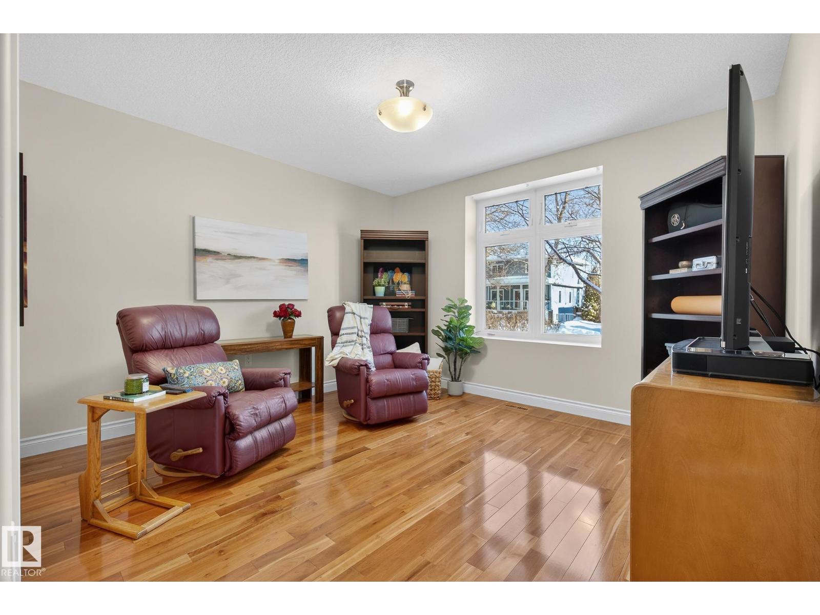 9302 93 ST NW, Edmonton