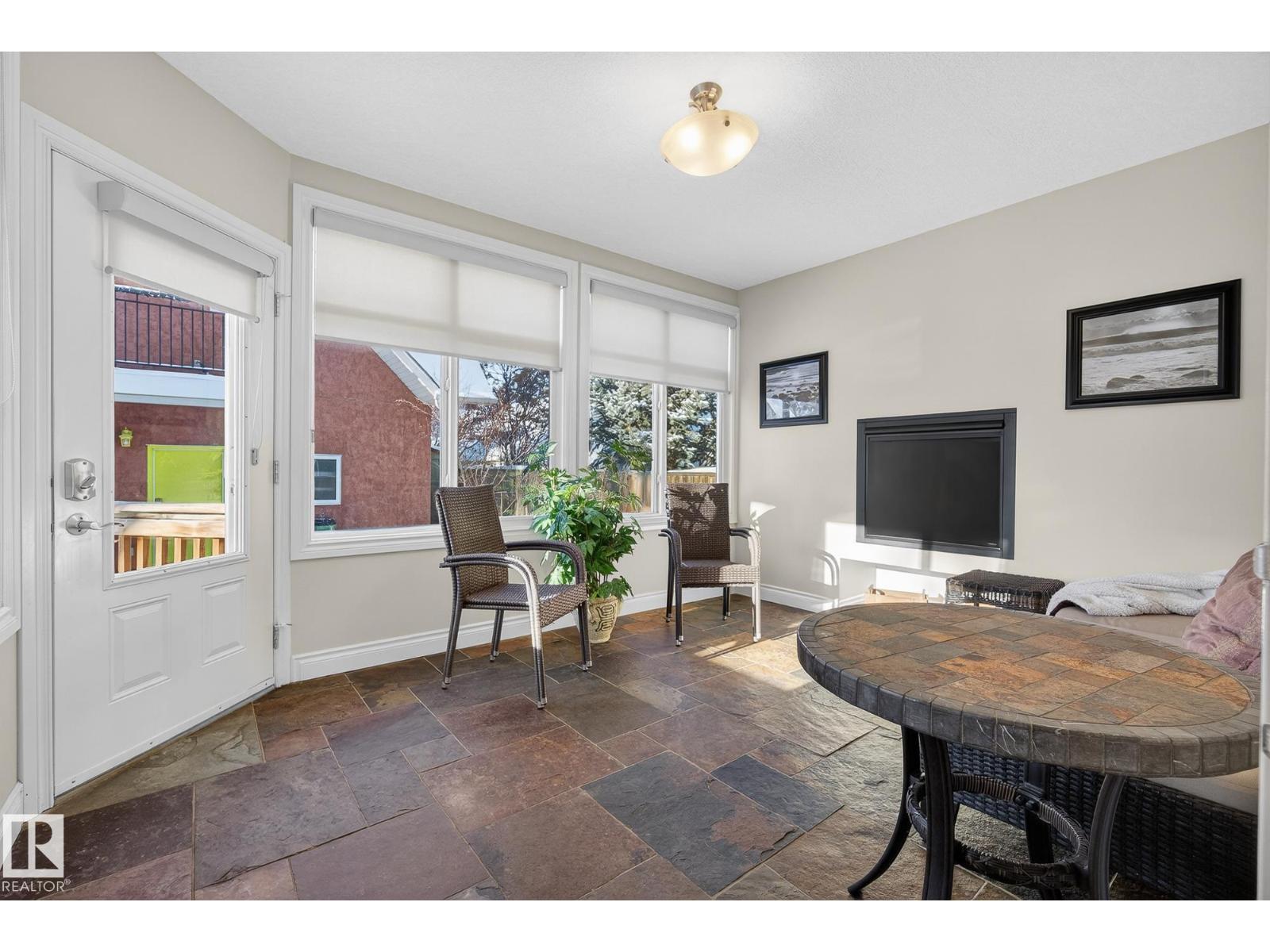 9302 93 ST NW, Edmonton