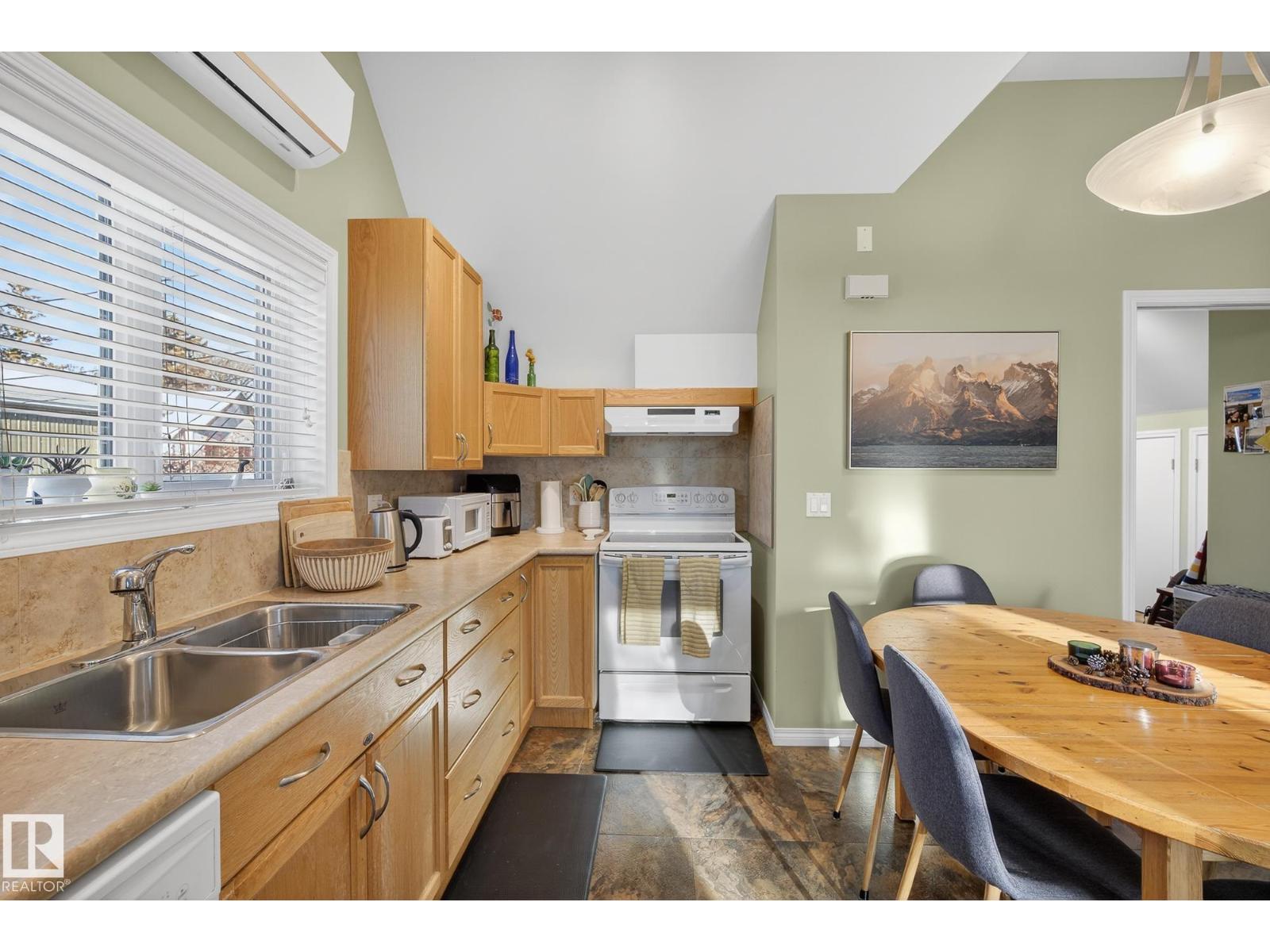 9302 93 ST NW, Edmonton