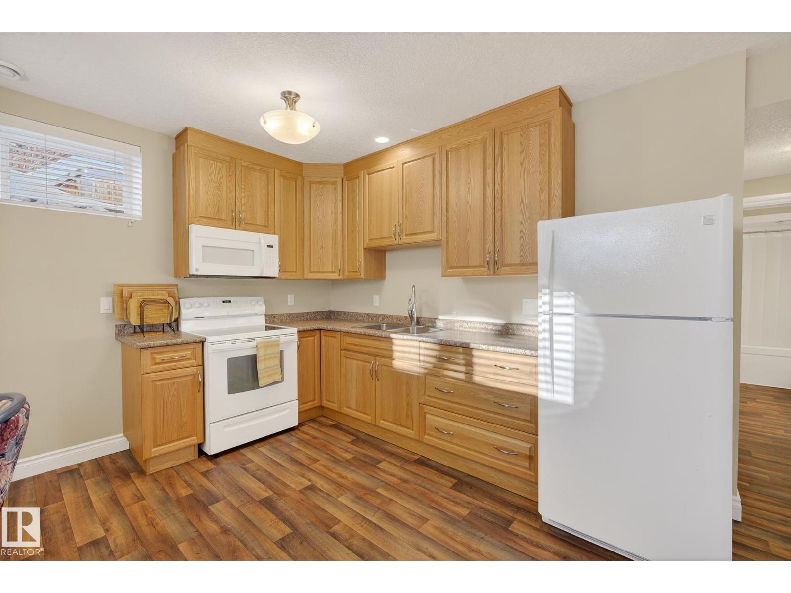 9302 93 ST NW, Edmonton