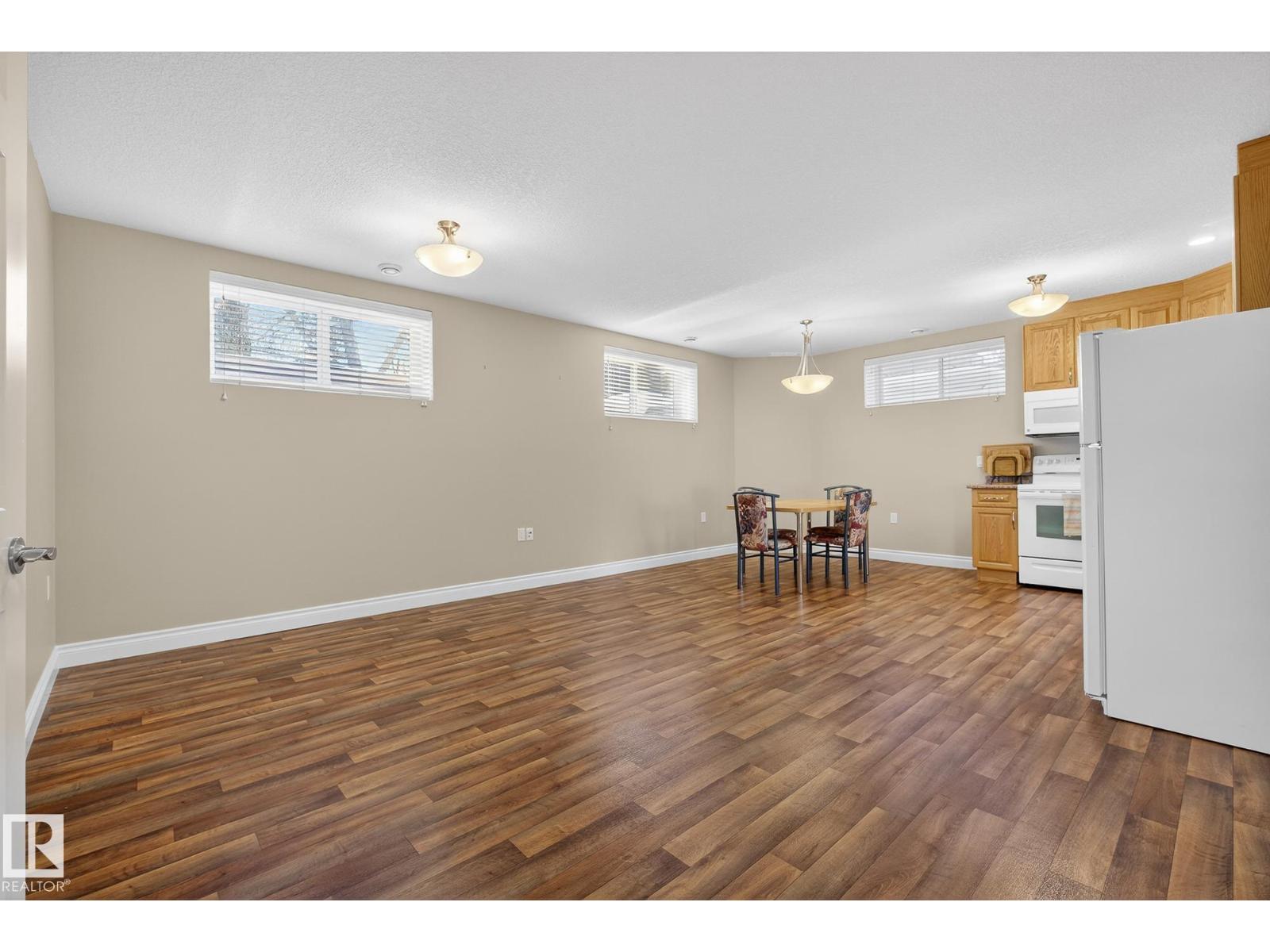 9302 93 ST NW, Edmonton