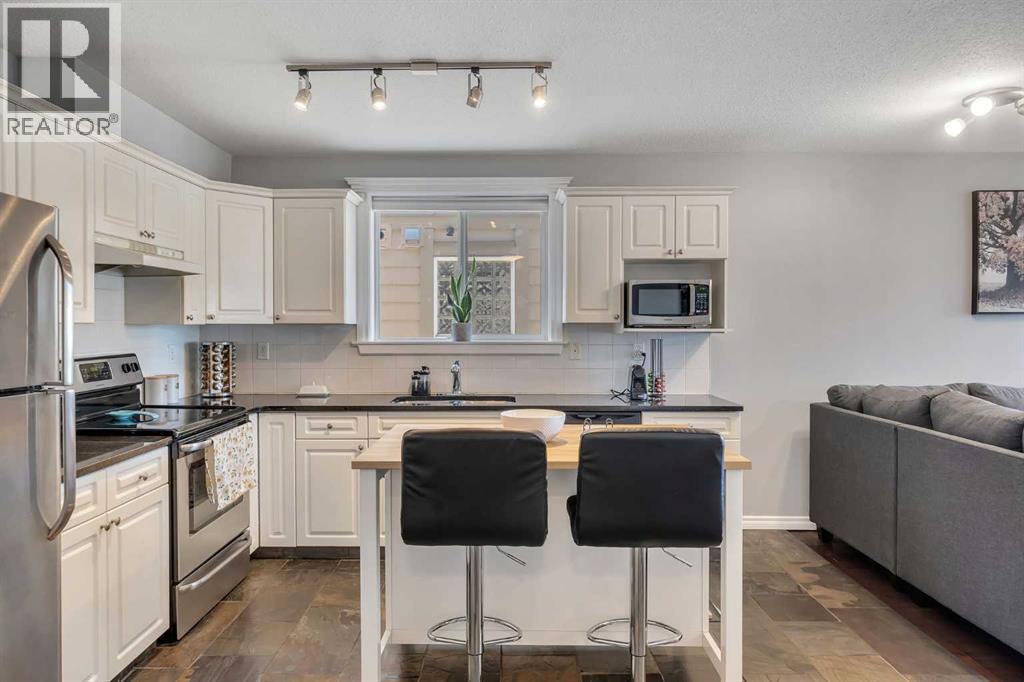 Single Family House for Sale in    Avenue NE Tuxedo Park Calgary 