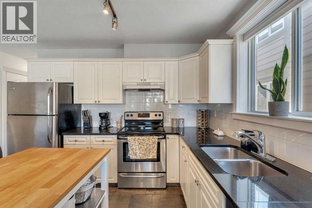 Single Family House for Sale in    Avenue NE Tuxedo Park Calgary 