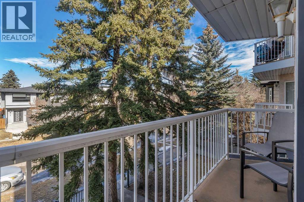 Single Family House for Sale in    Avenue NE Tuxedo Park Calgary 