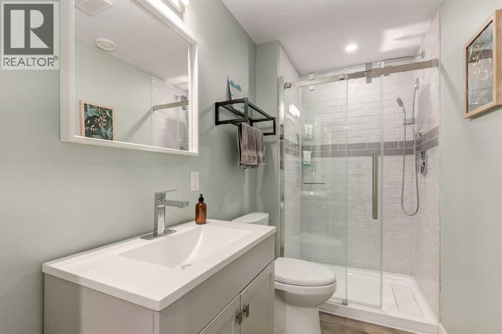 Single Family House for Sale in  Crestbrook Common SW Crestmont Calgary 