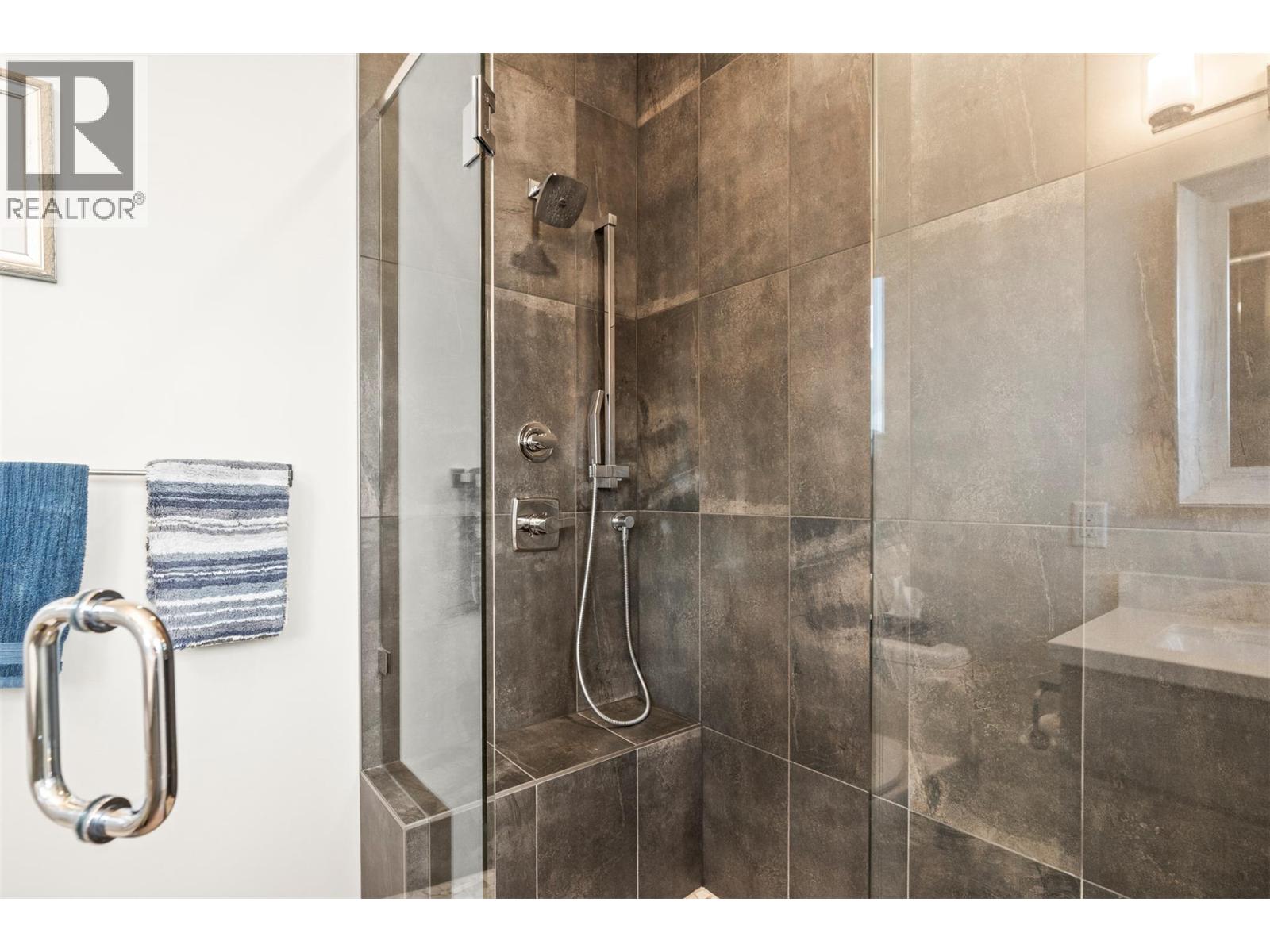 1021 17 AVENUE SE - 28