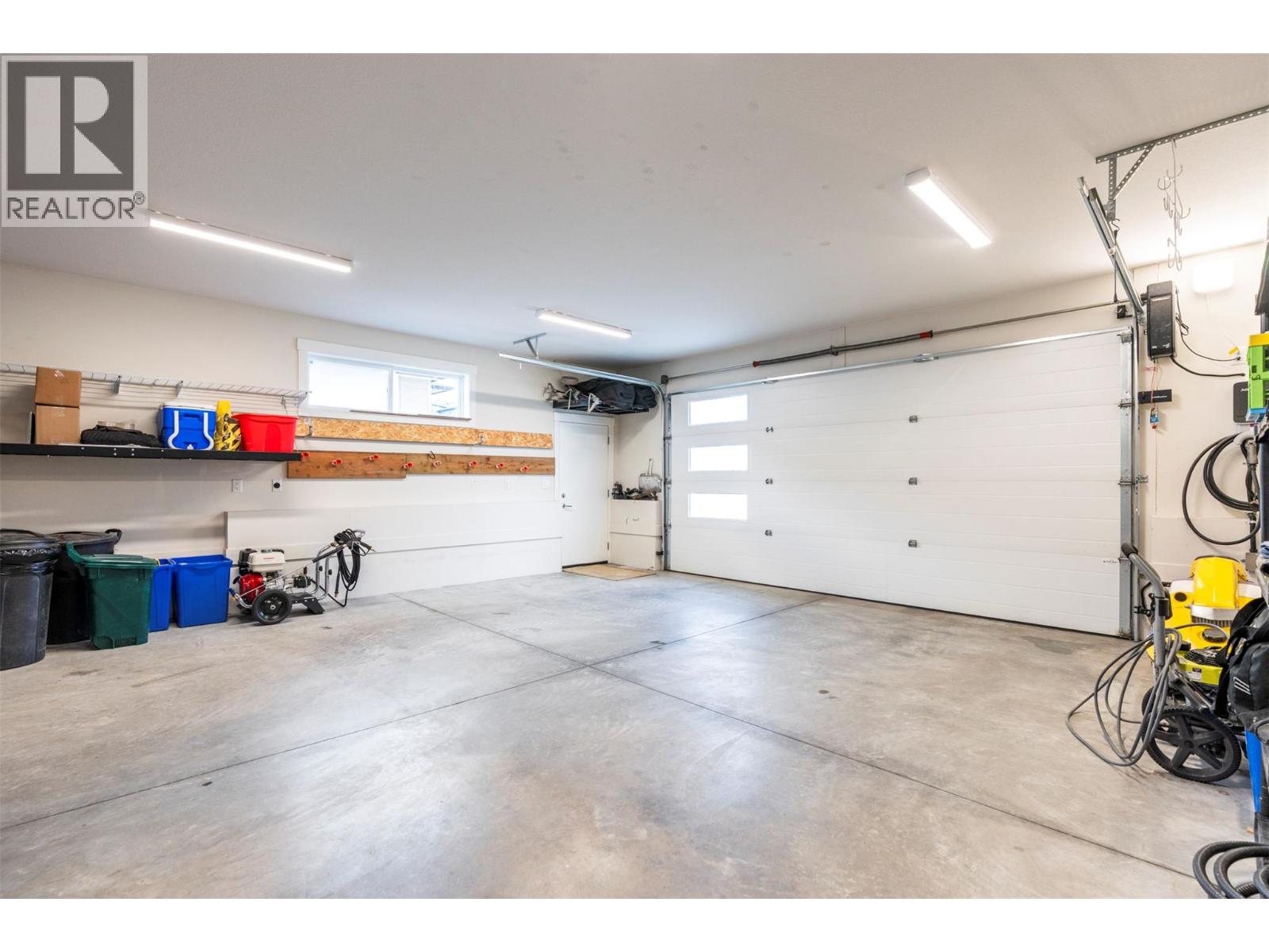 1021 17 AVENUE SE - 35