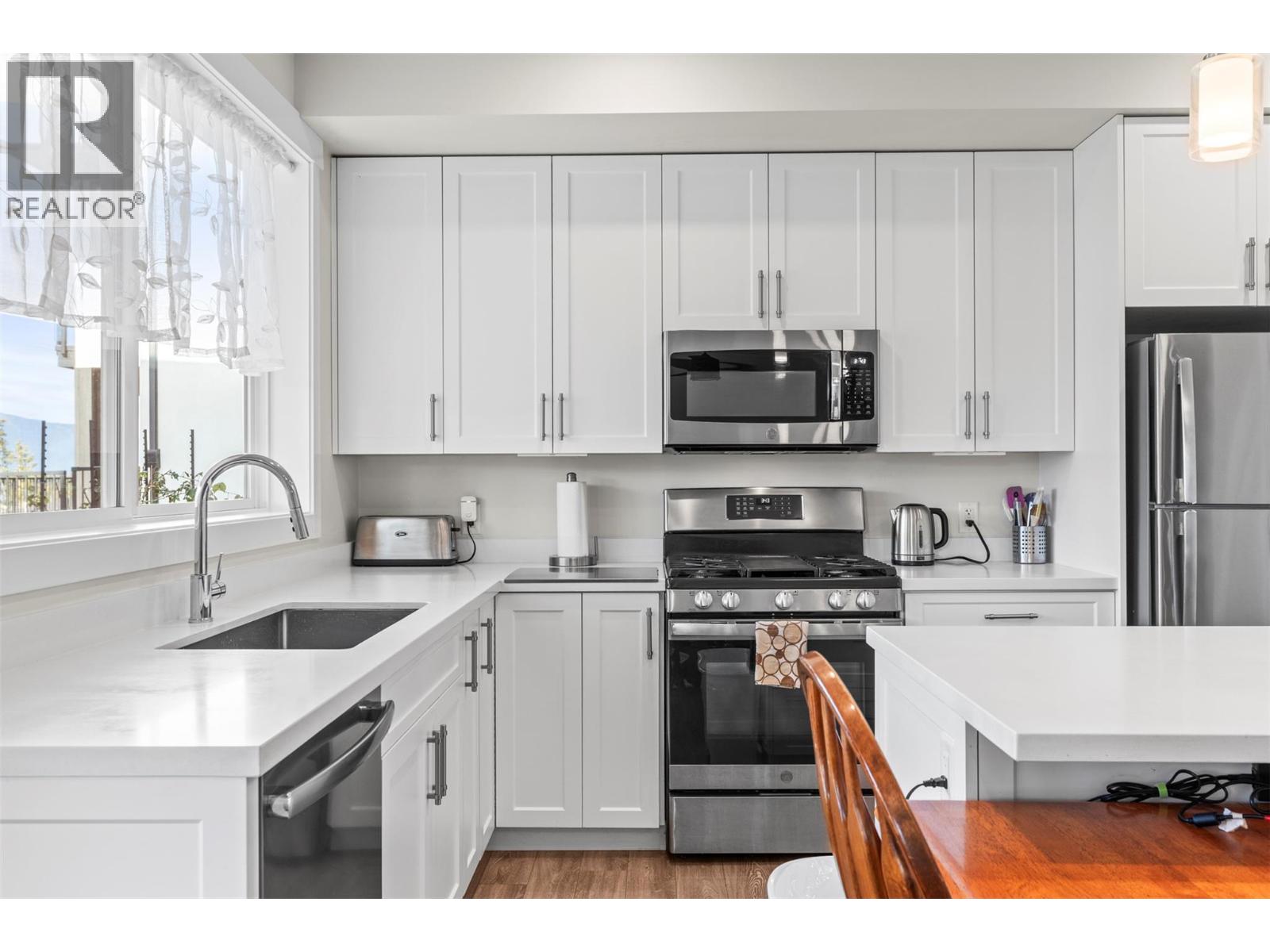 1021 17 AVENUE SE - 49