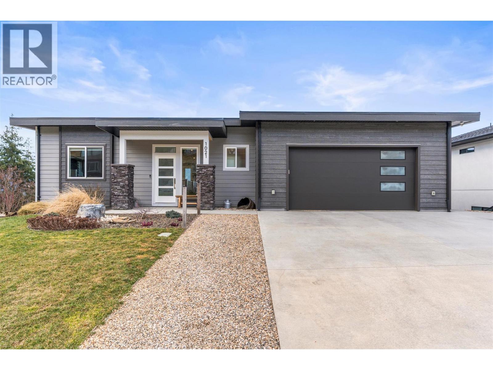 1021 17 AVENUE SE - 5