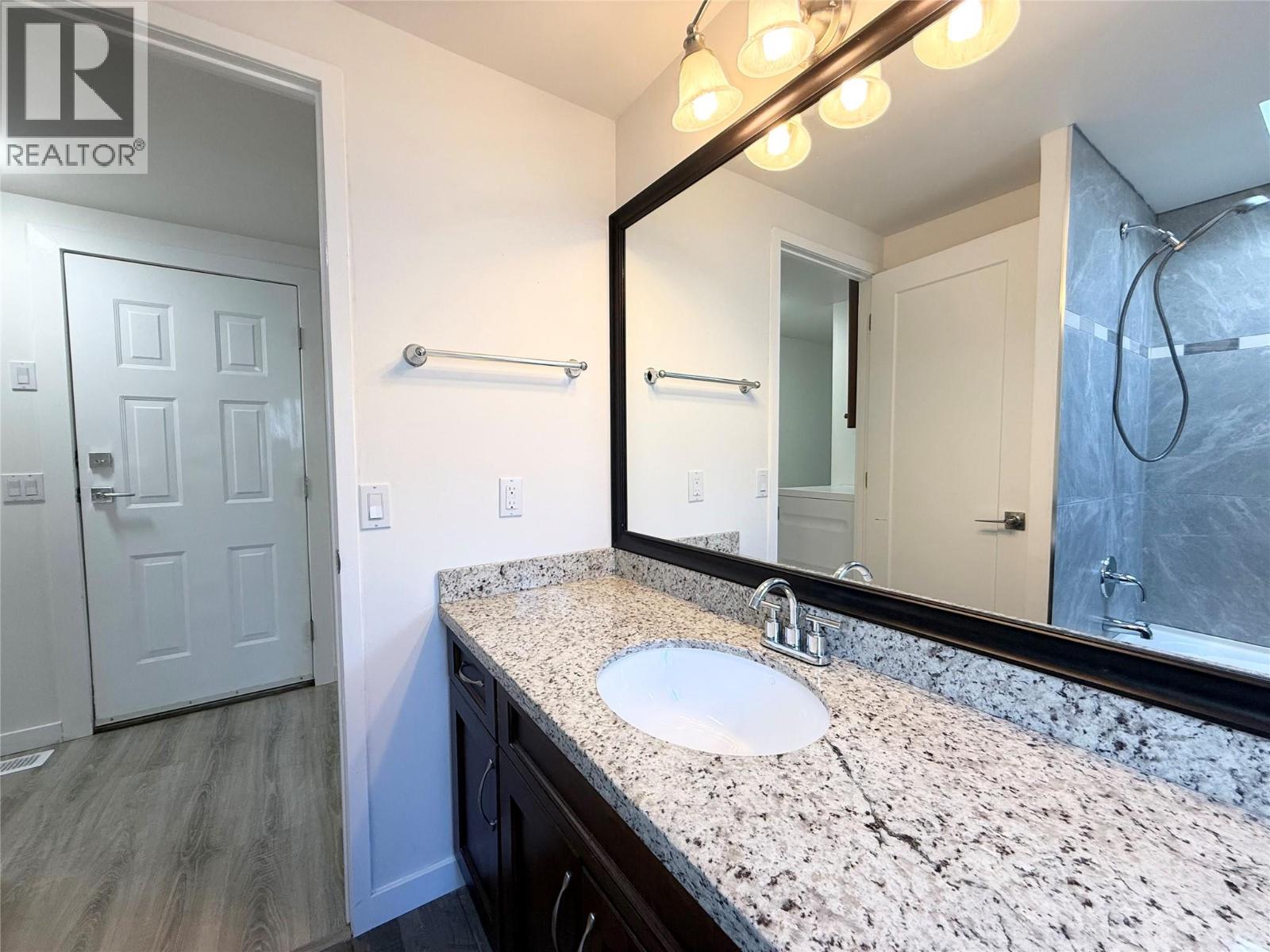 2776 Clapperton Avenue Unit# 12, Merritt