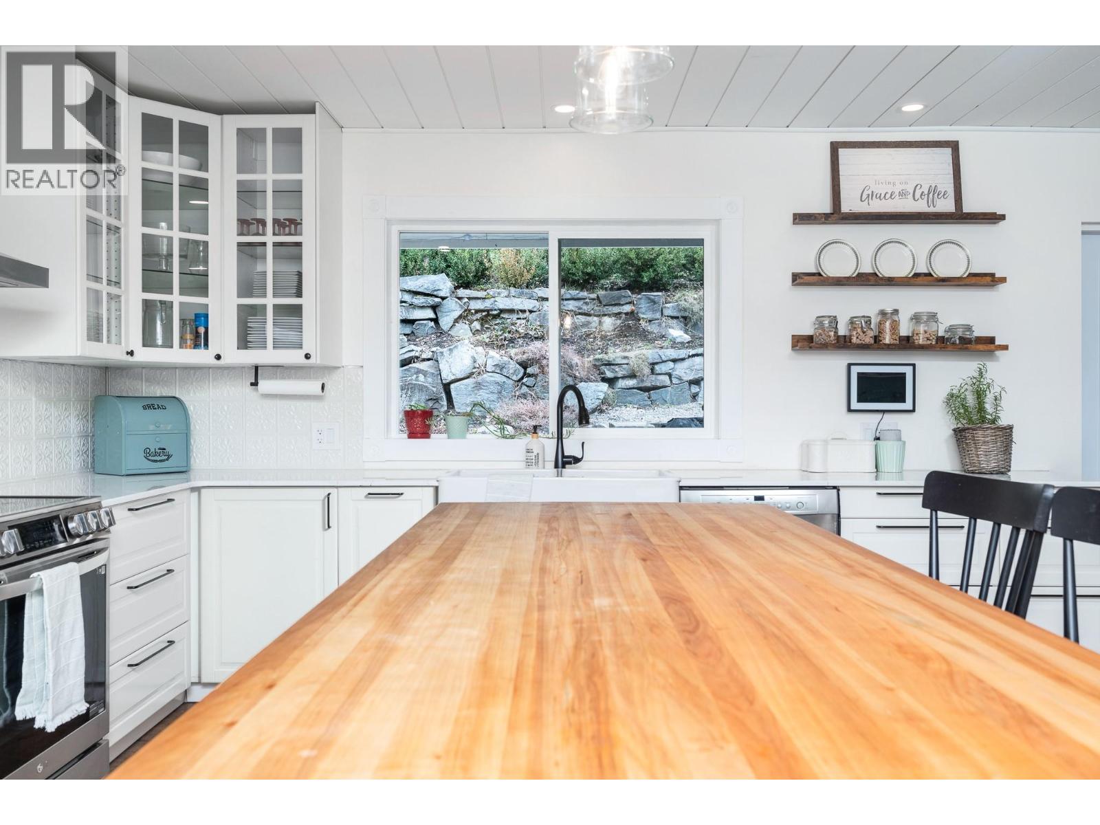 5221/5241 Hartnell Road, Vernon