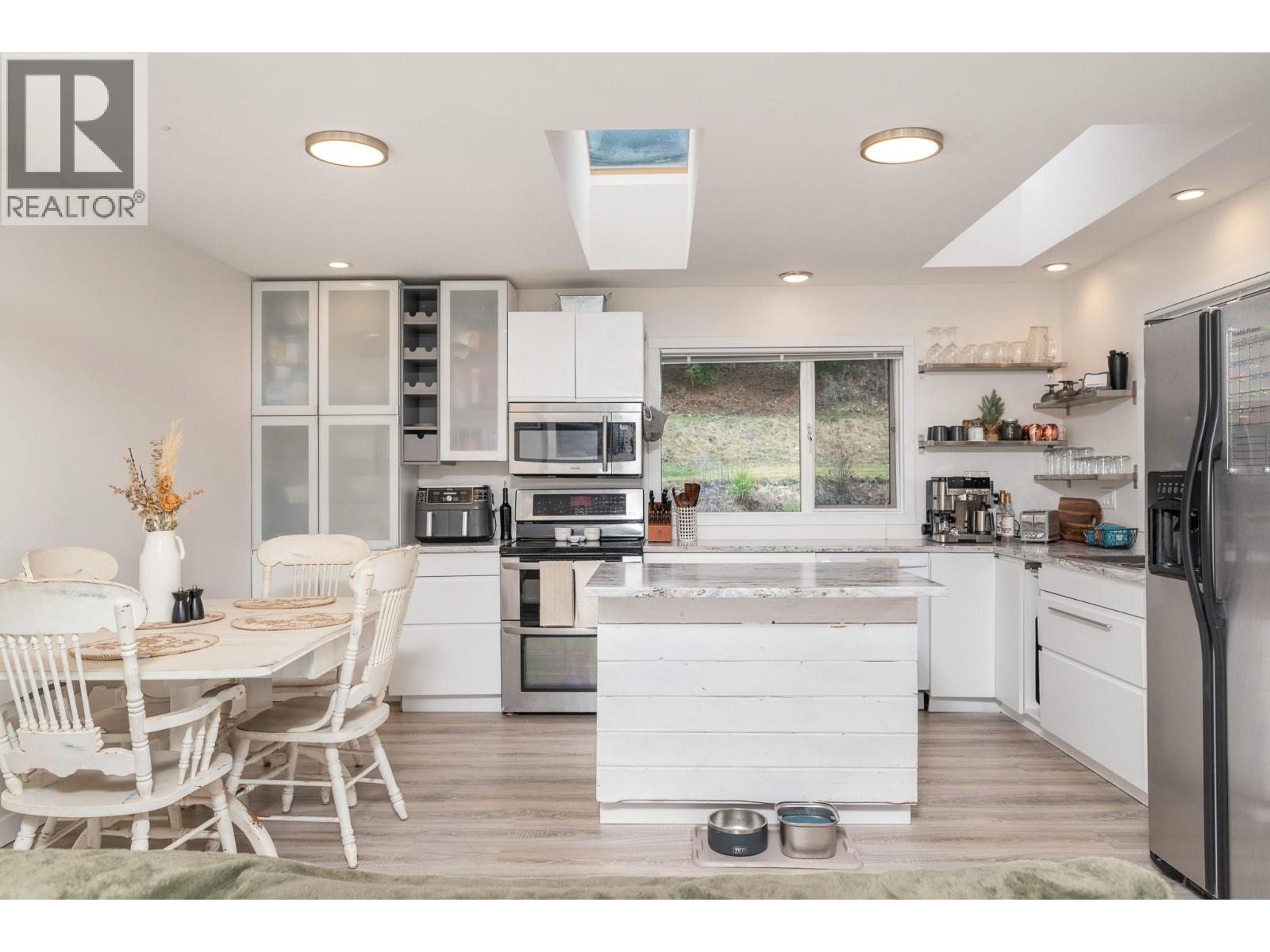 5221/5241 Hartnell Road, Vernon