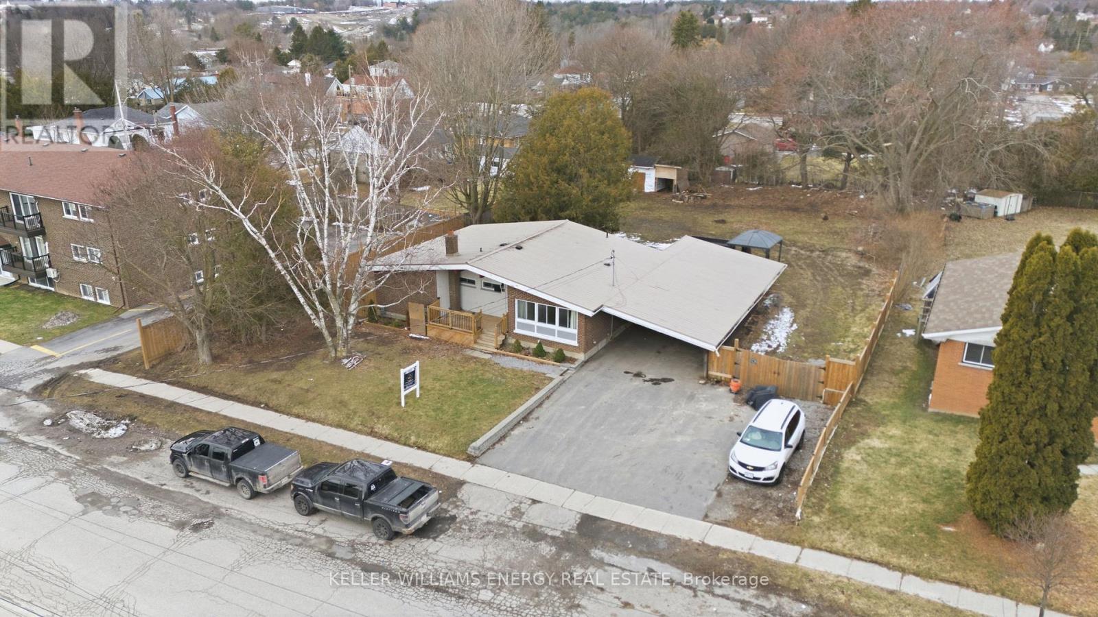 26 WELLINGTON STREET - 2
