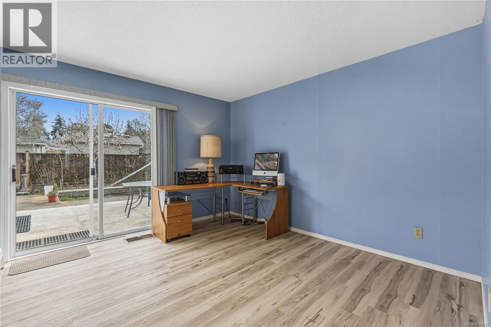 5351 FILLINGER CRES - 10