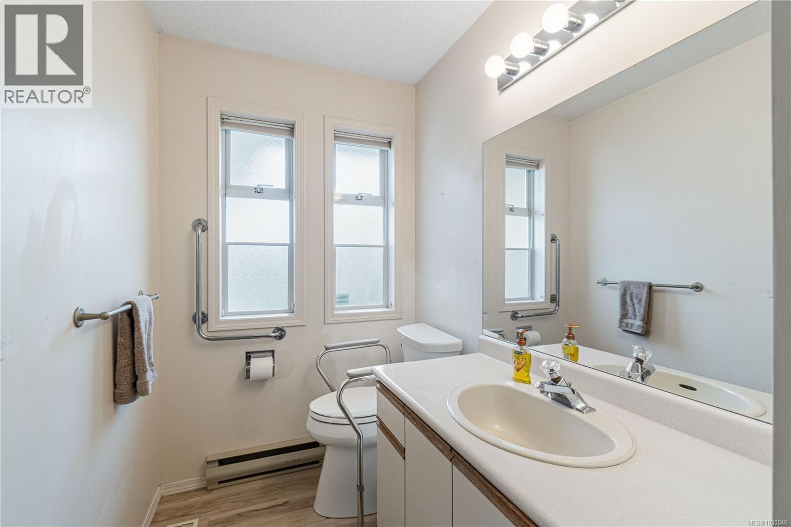 5351 FILLINGER CRES - 12