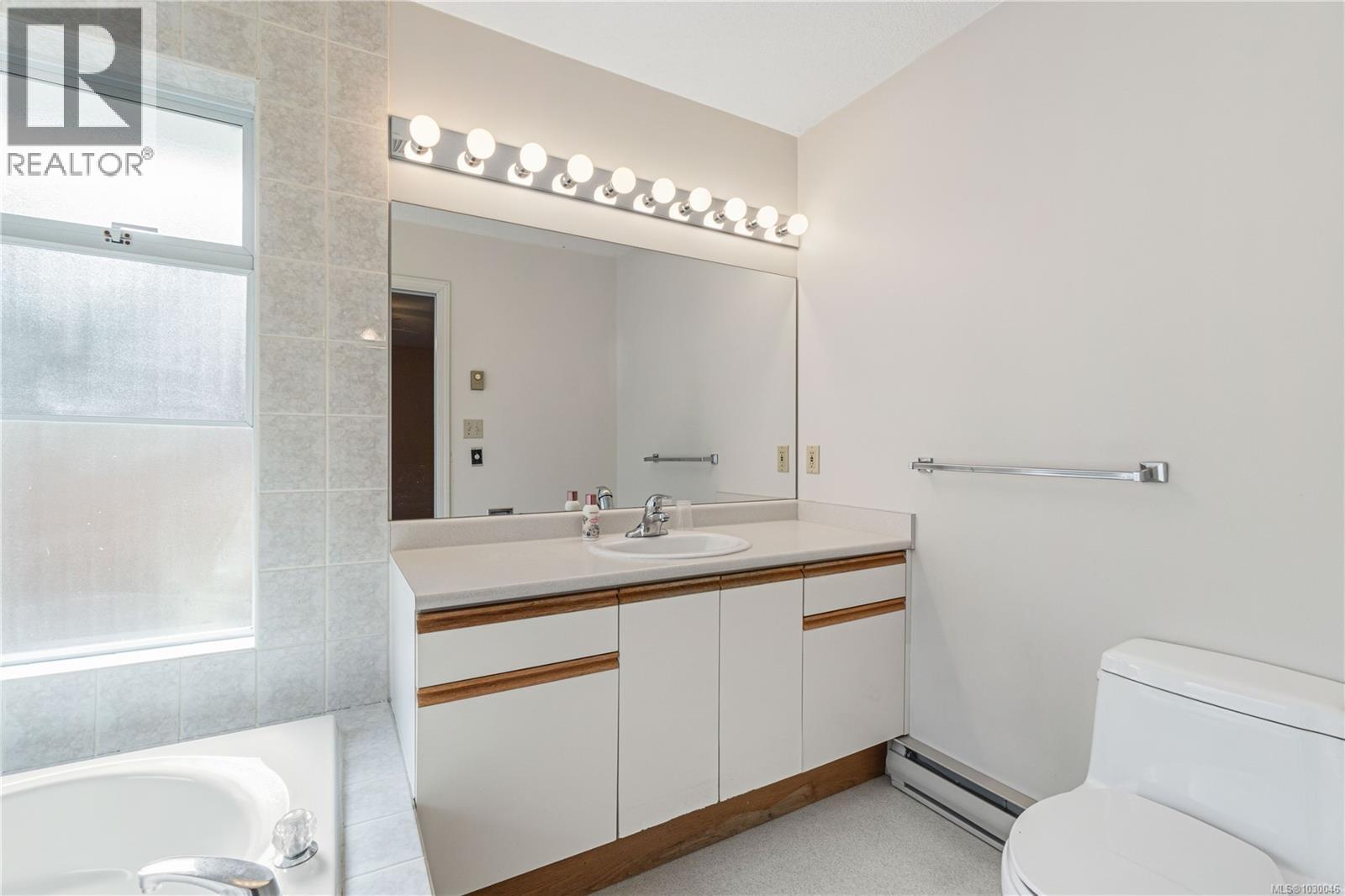 5351 FILLINGER CRES - 15