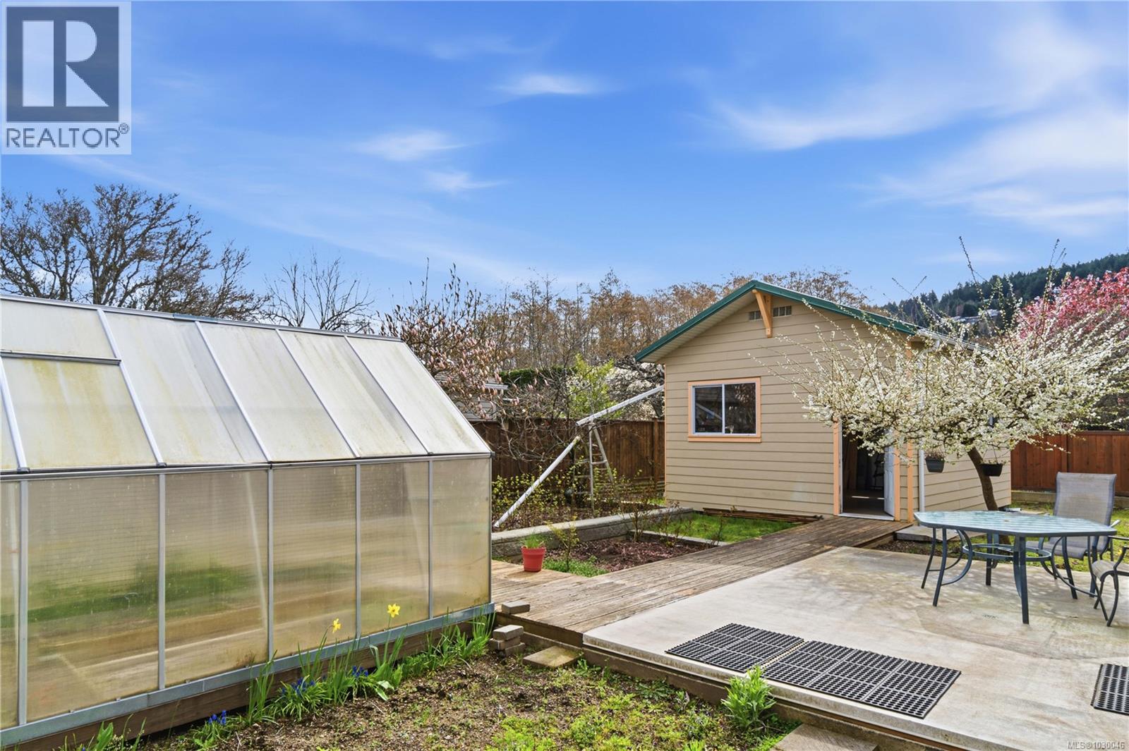 5351 FILLINGER CRES - 23