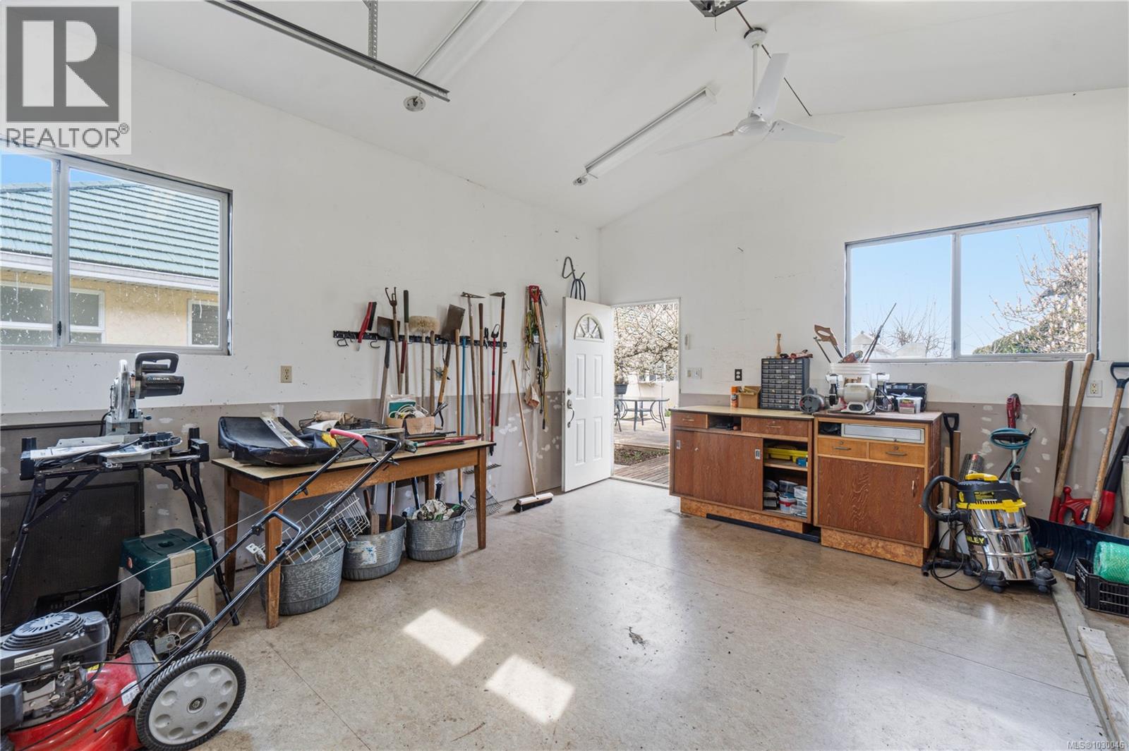 5351 FILLINGER CRES - 26