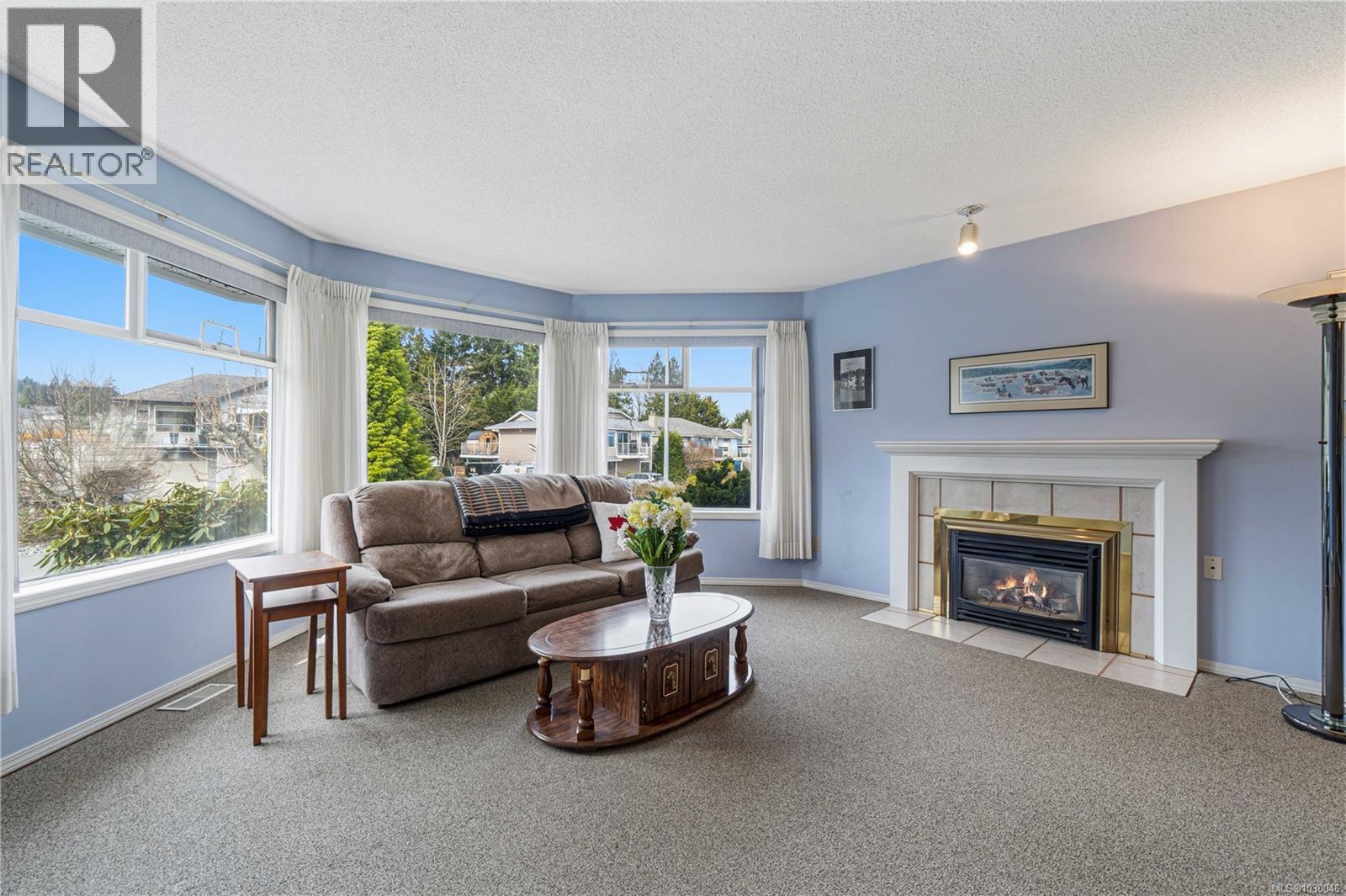 5351 FILLINGER CRES - Image 3