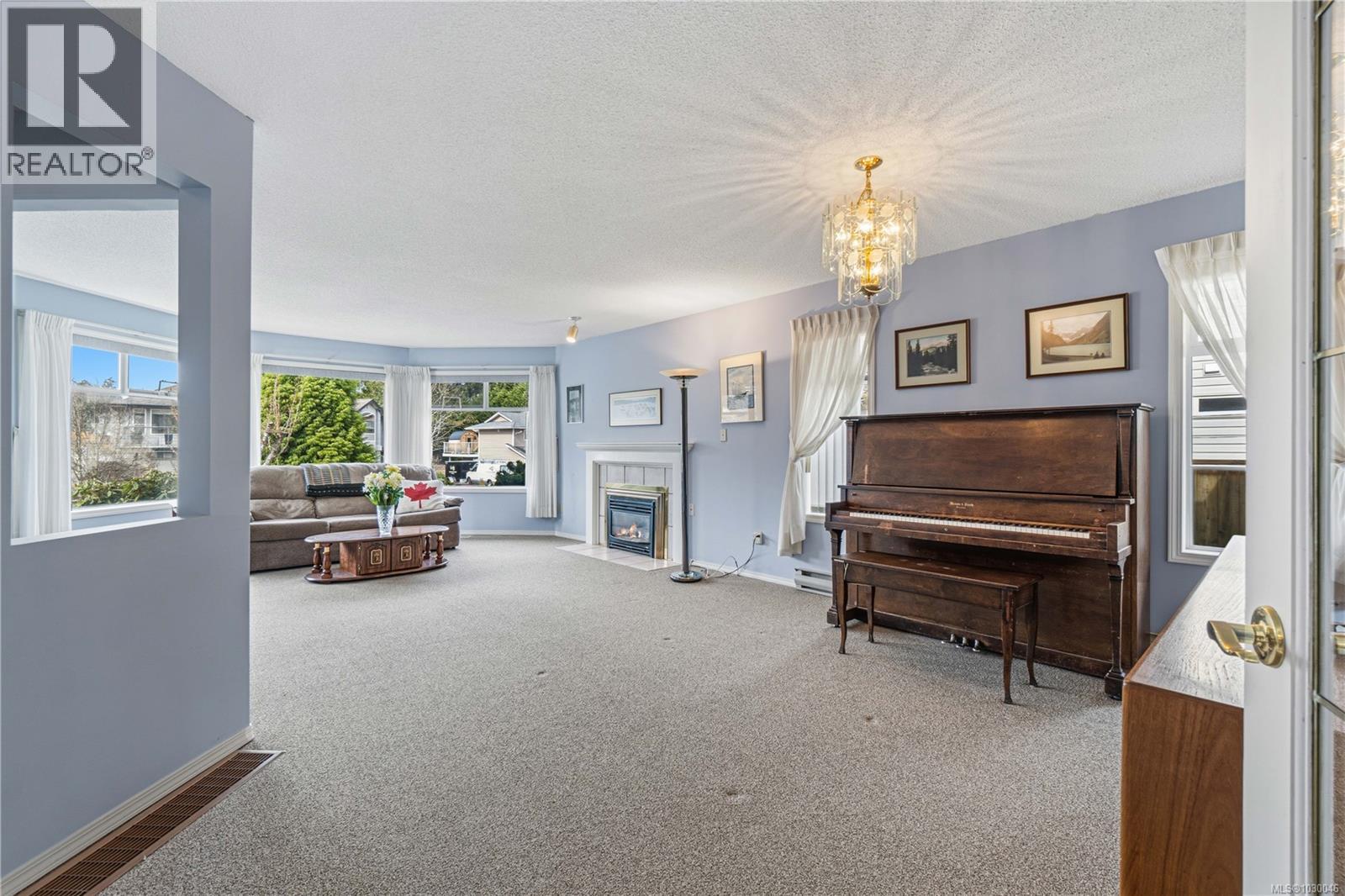 5351 FILLINGER CRES - 4