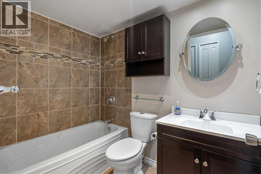 Single Family House for Sale in    Avenue NW Hounsfield Heights/Briar Hill Calgary 