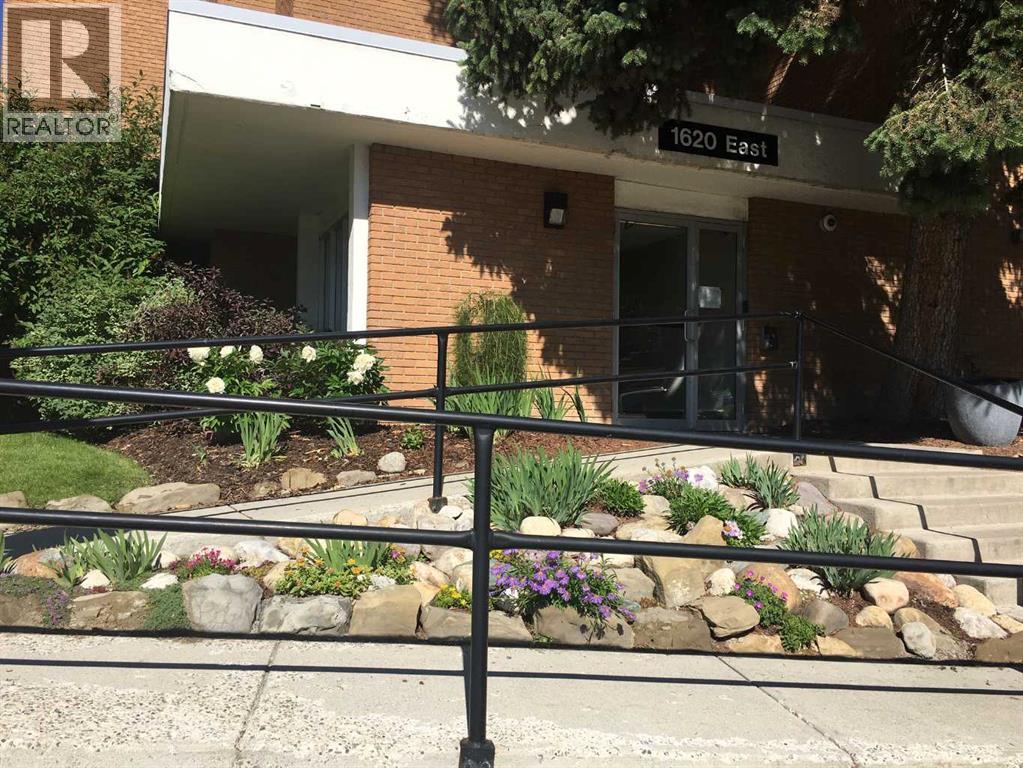 Single Family House for Sale in    Avenue NW Hounsfield Heights/Briar Hill Calgary 