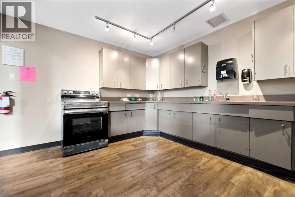 Single Family House for Sale in    Avenue NW Hounsfield Heights/Briar Hill Calgary 