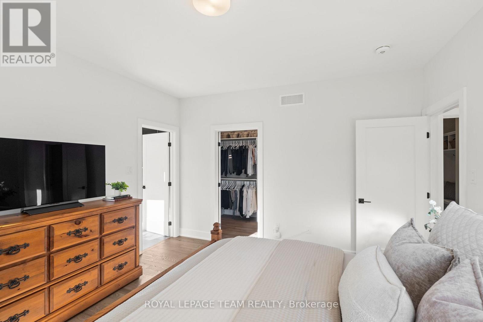 143 RAYMOND LUHTA CRESCENT - 21
