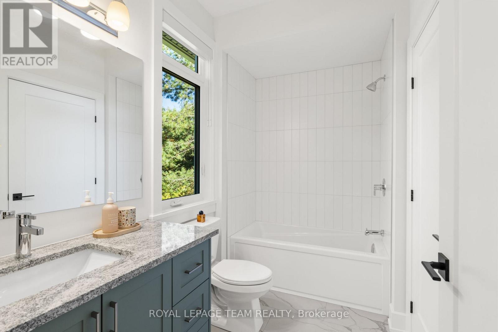 143 RAYMOND LUHTA CRESCENT - 32