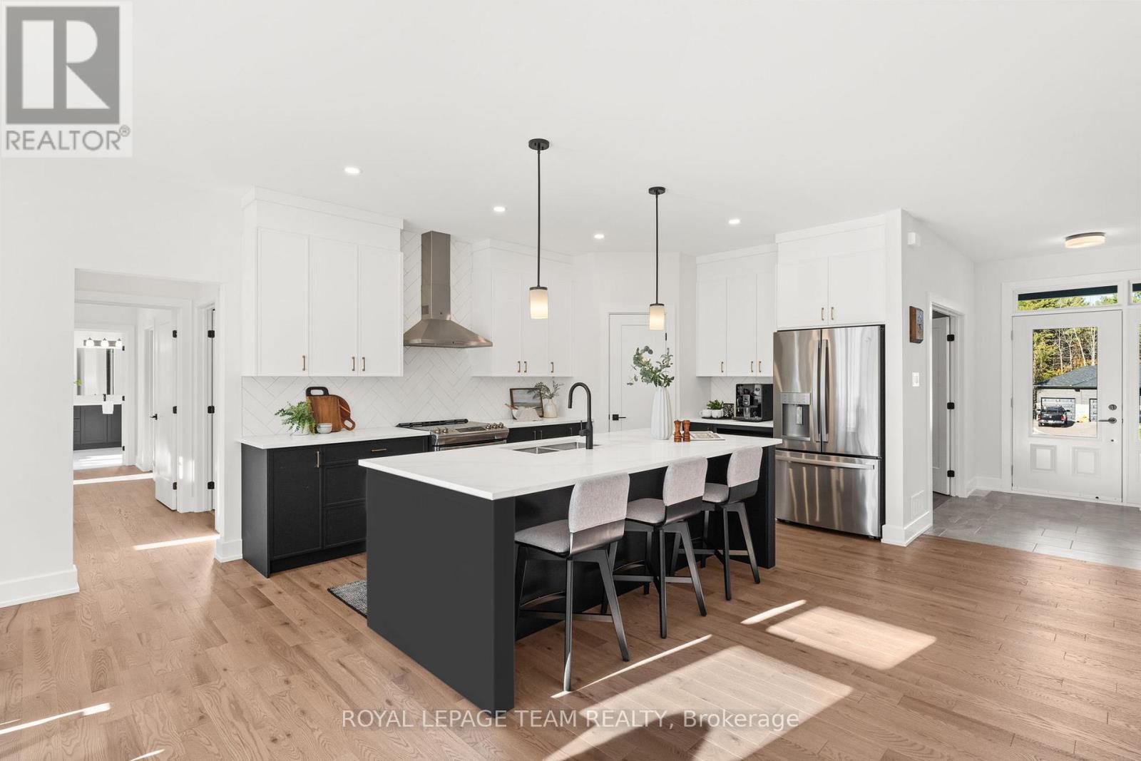 143 RAYMOND LUHTA CRESCENT - 9