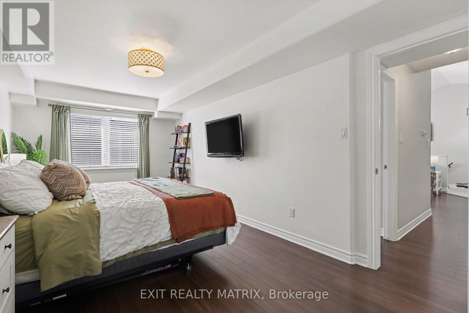 2 - 1238 MARENGER STREET — photo 20