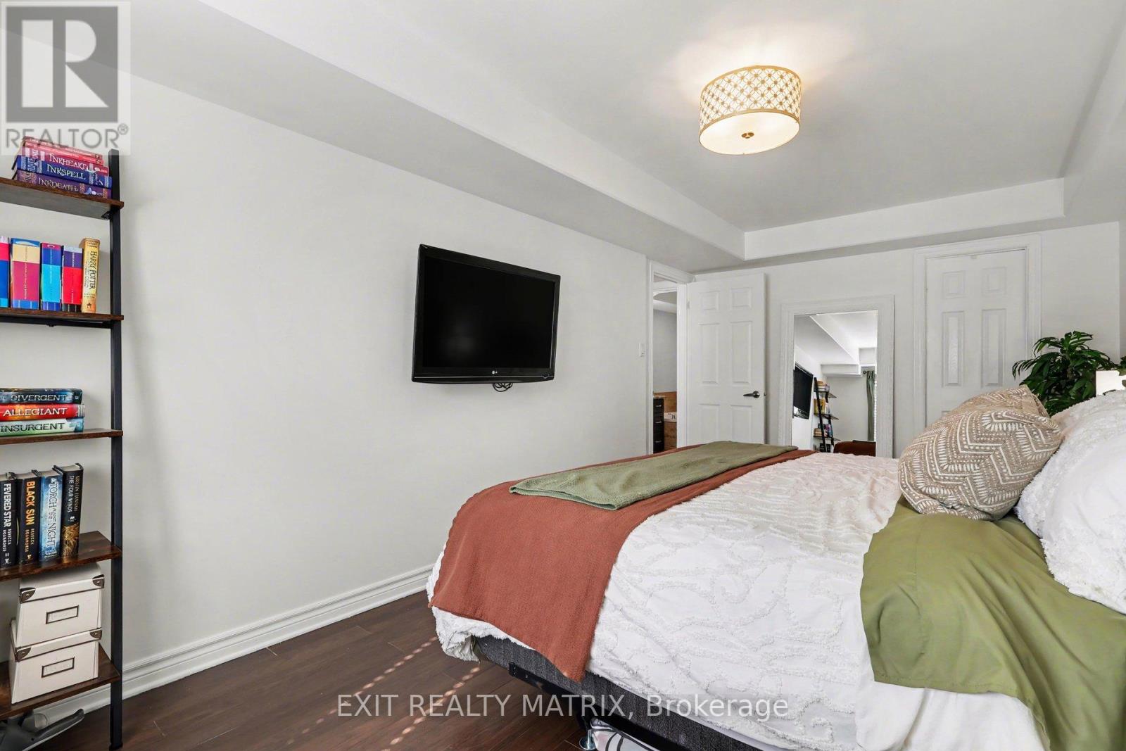 2 - 1238 MARENGER STREET — photo 22