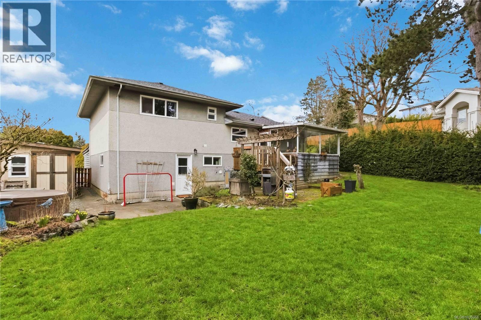  751 Cameo Street, Saanich