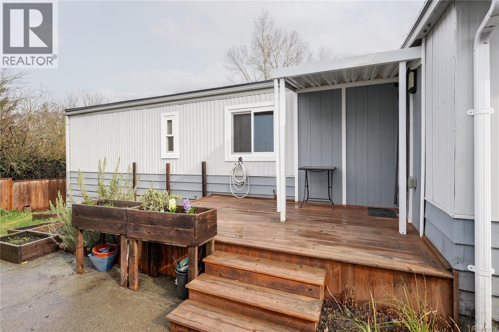 #5 70 COOPER RD - 15