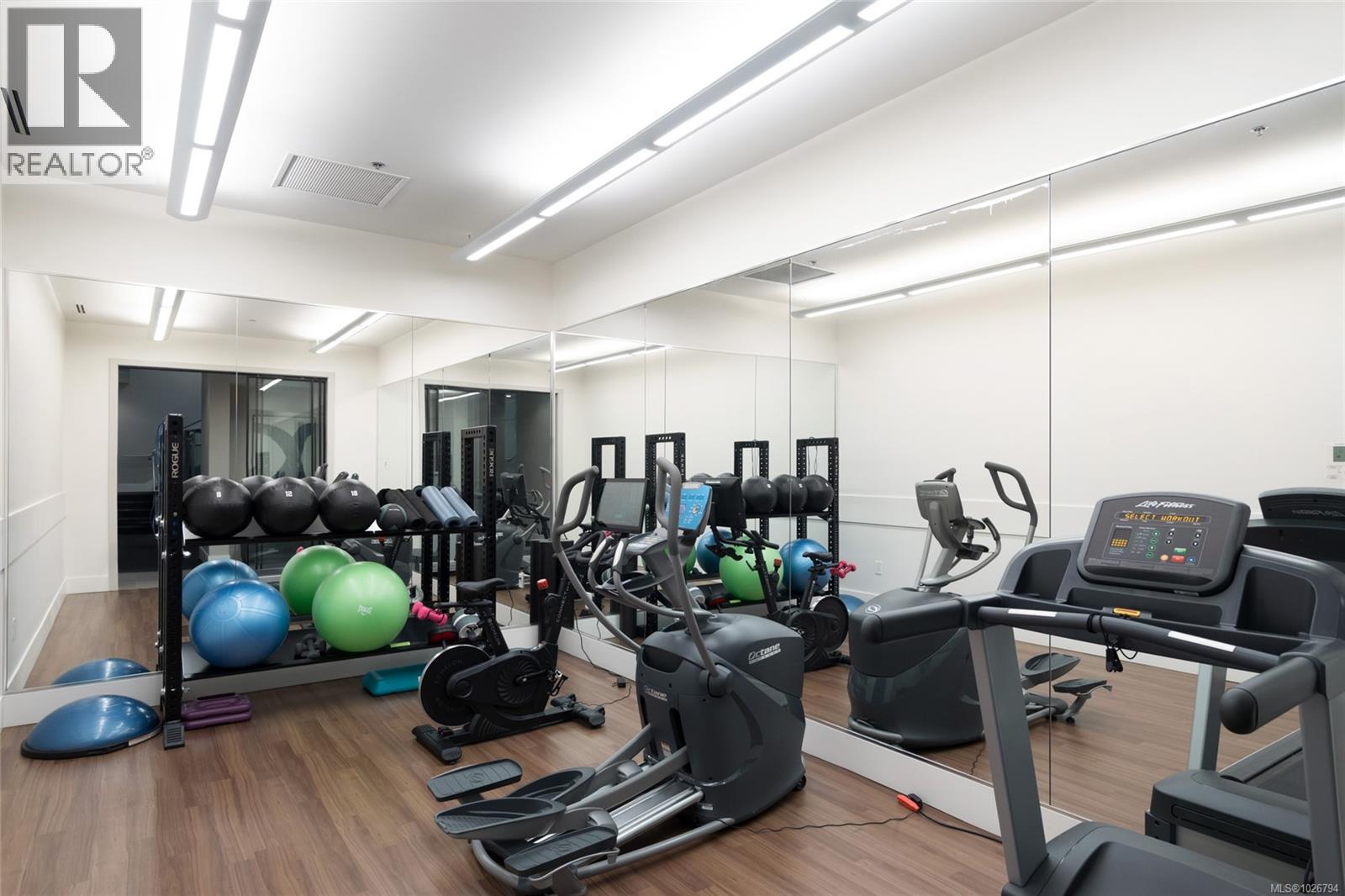 #203 888 GOVERNMENT ST - 26