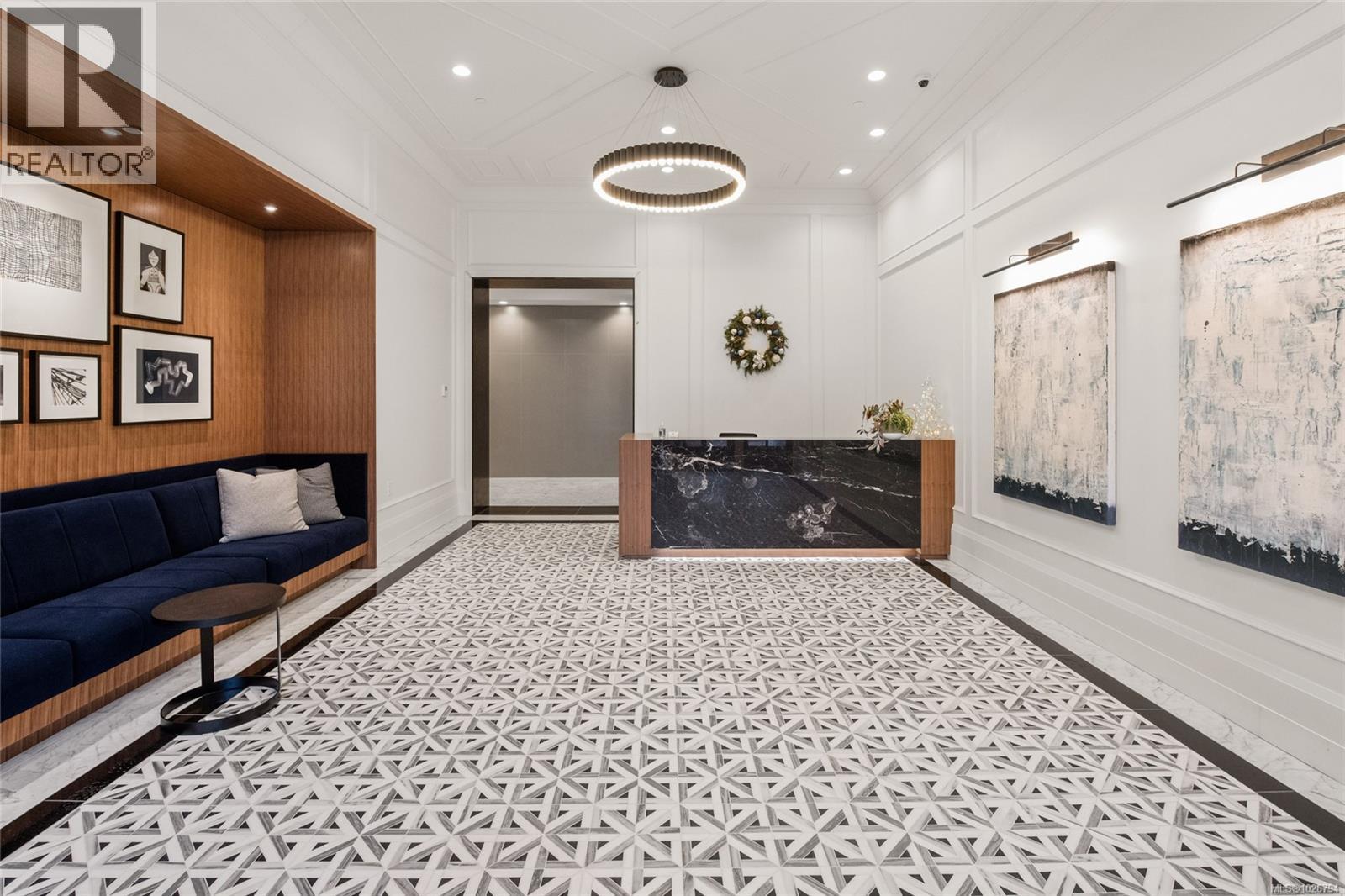 #203 888 GOVERNMENT ST - 28