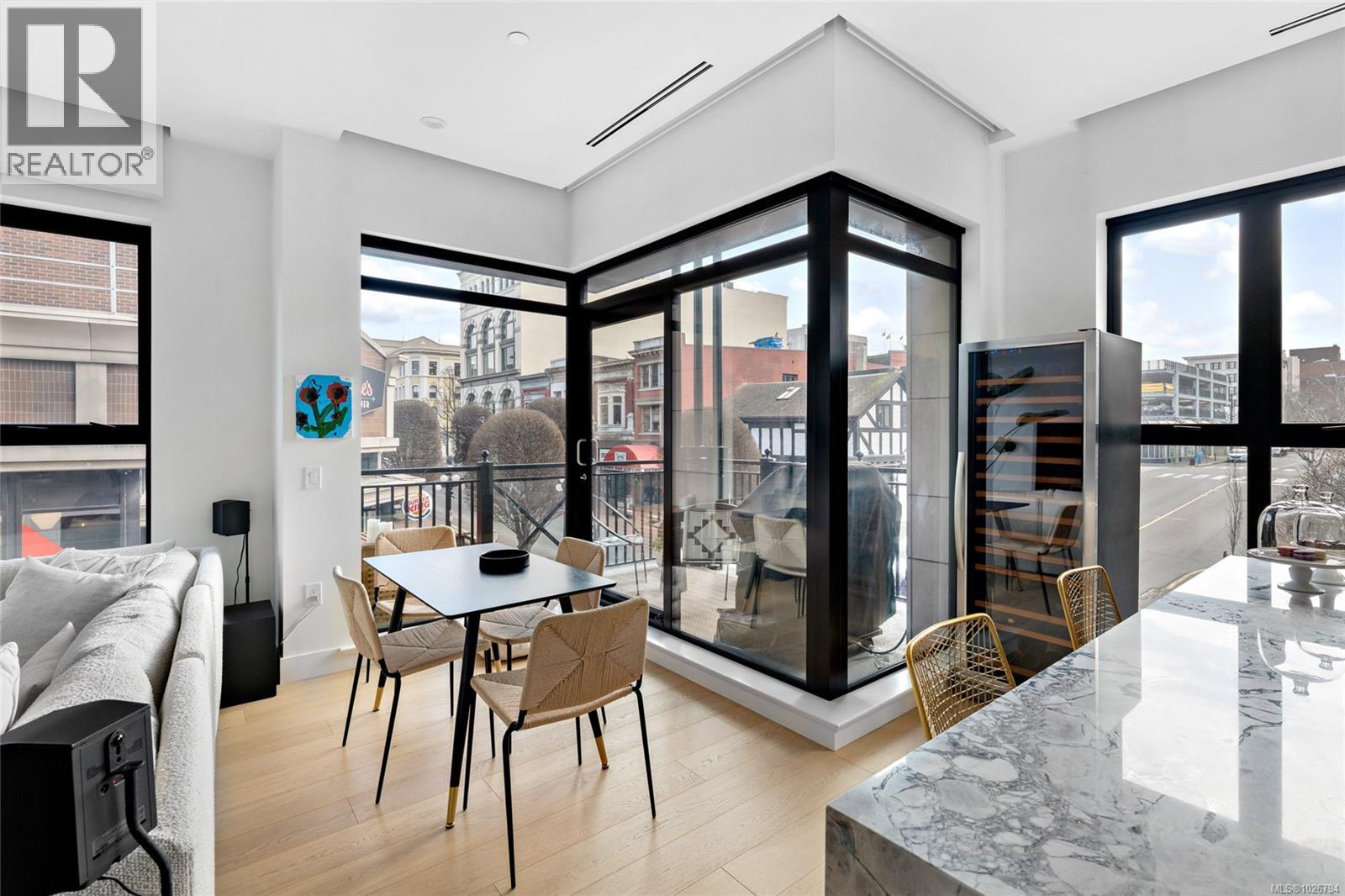 #203 888 GOVERNMENT ST - 8